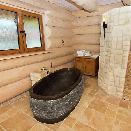 Daire Pleasant In With Swimming Pool