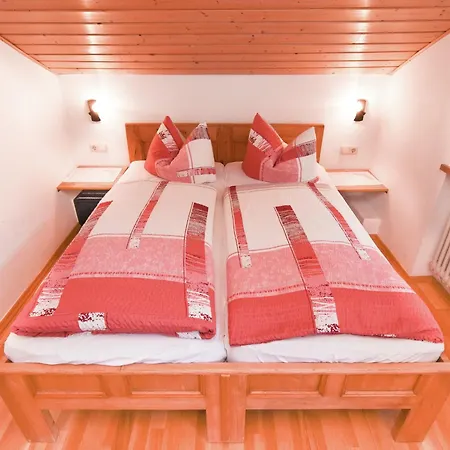 Pleasant In With Swimming Pool Apartman