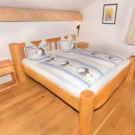 Pleasant In With Swimming Pool Apartman