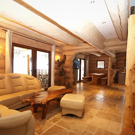 Apartman Pleasant In With Swimming Pool *