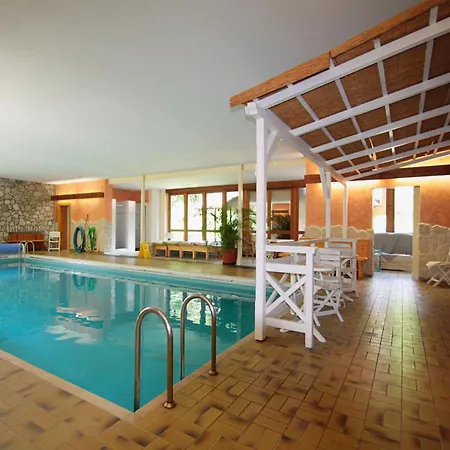 Pleasant In With Swimming Pool Apartman Ruhpolding